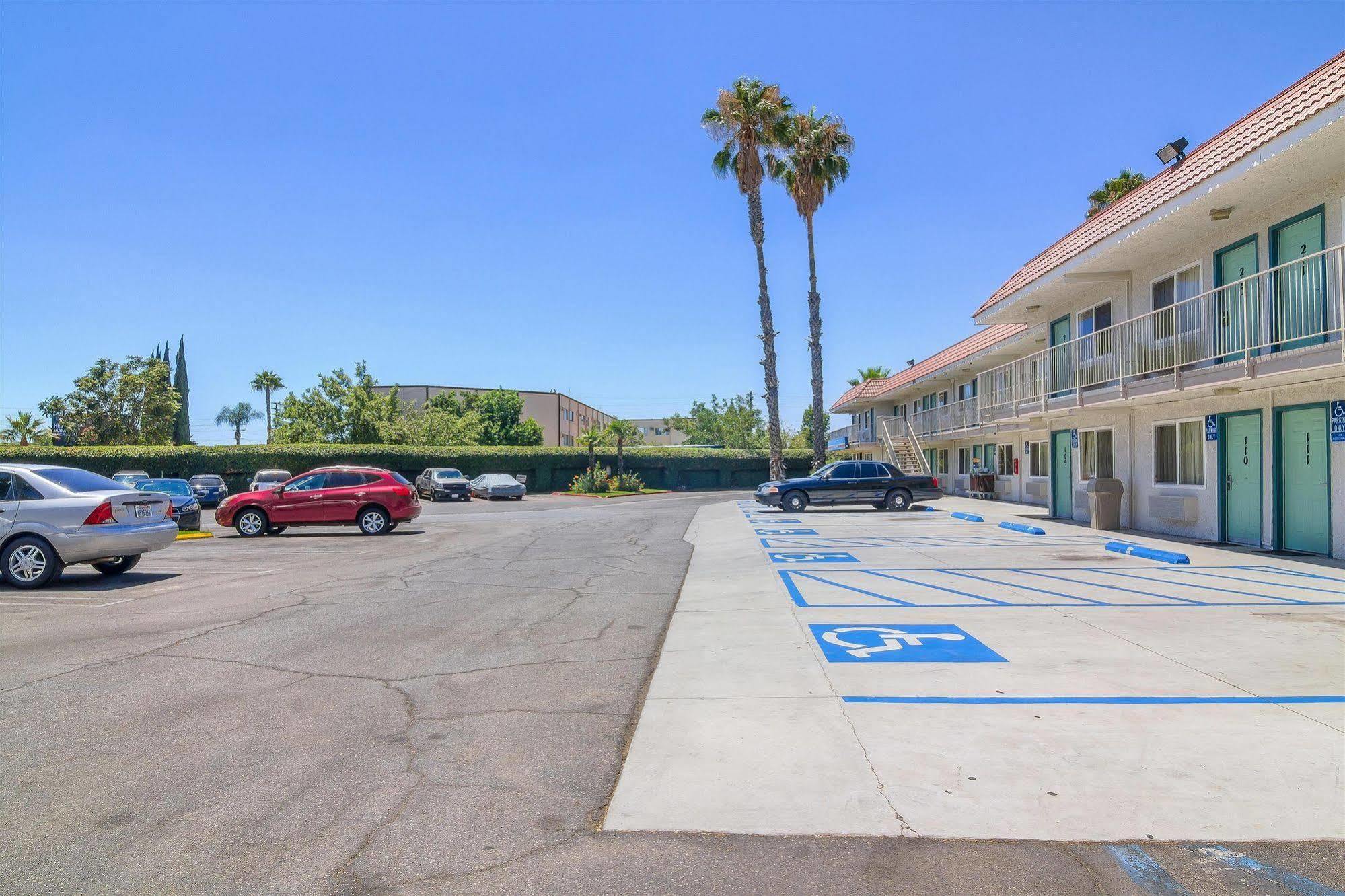 6-sepulveda, Ca - - Van Nuys - North Hills Hotel