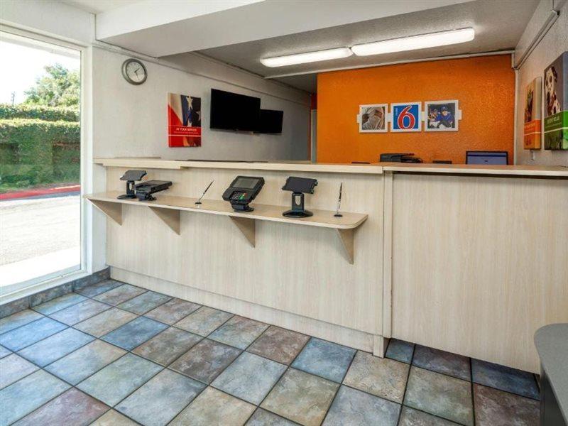 6-sepulveda, Ca - Angeles - Nuys - North Hills Hotel Los Angeles
