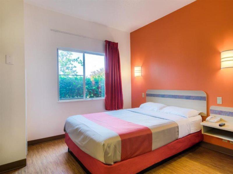 Hotel 6-sepulveda, Ca - Angeles - Nuys - North Hills