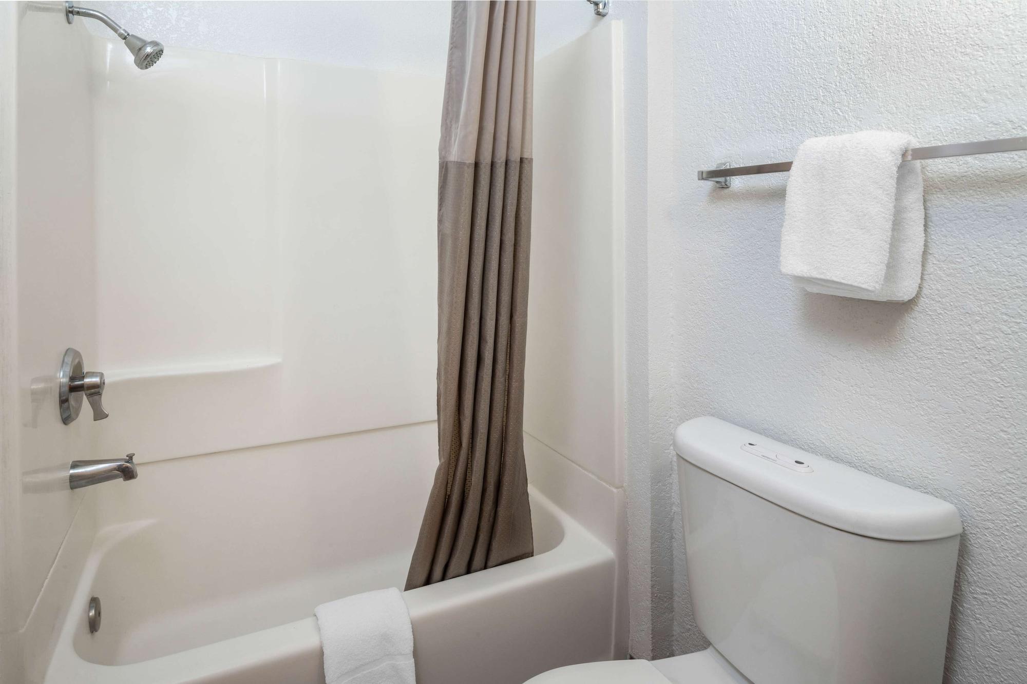 6-sepulveda, Ca - Angeles - Nuys - North Hills Hotel