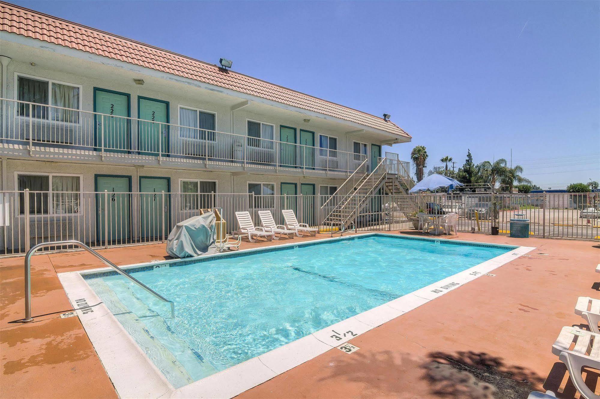 6-sepulveda, Ca - Angeles - Nuys - North Hills Los Angeles